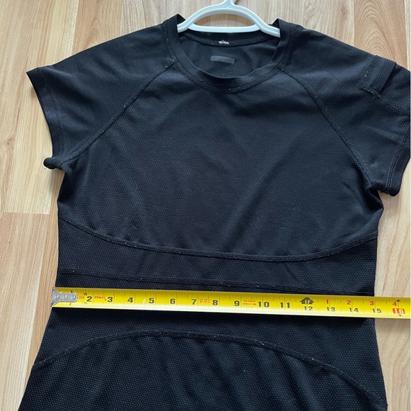 lululemon black t-shirt silverescent - Picture 10 of 10